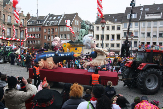Annette Schavan, Düsseldorf Karneval 2013, 11 February 2013 by Citanova Düsseldorf, CC-BY-2.0