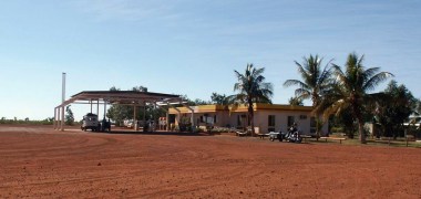 Sandfire Roadhouse, Western Australia. Increasingly, grid service to remote areas is being replaced with renewable power. Photo by Nachoman-au. CC BY-SA 3.0 unported. Wikimedia Commons.