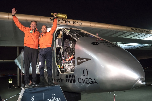 solar-impulse-2-landing