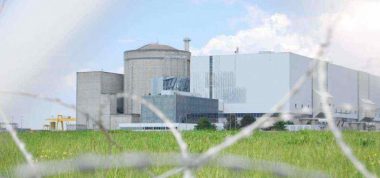 The Blayais nuclear power plant in France (photo by Pierre-Alan Dorange, edited, CC BY-SA 3.0)