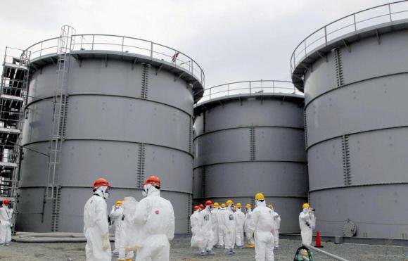 Kyodo-Reuters-water-tank01.jpg